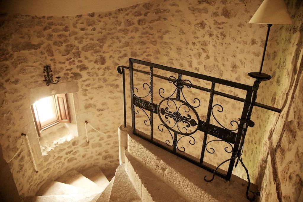 Bed and Breakfast 14Th Century Priory In Pressigny Pressigny  Экстерьер фото