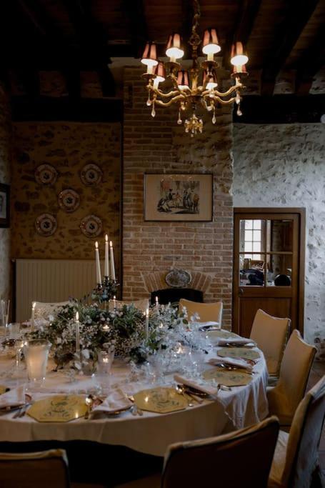Bed and Breakfast 14Th Century Priory In Pressigny Pressigny  Экстерьер фото